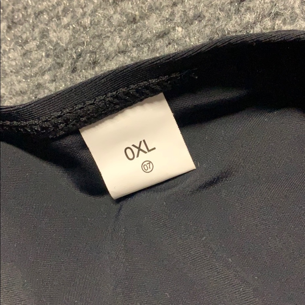 Bikini - Picture 3 of 4